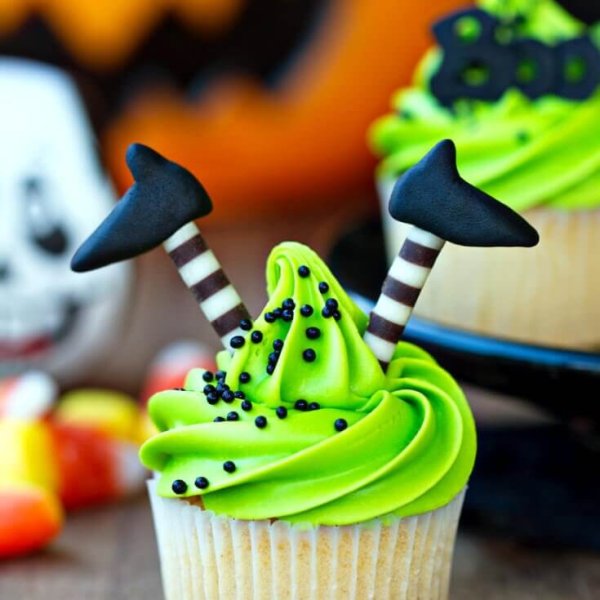 10 Spookalicious Halloween Cupcakes