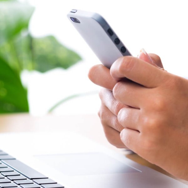 9 Excuses People Use To Get Off The Phone